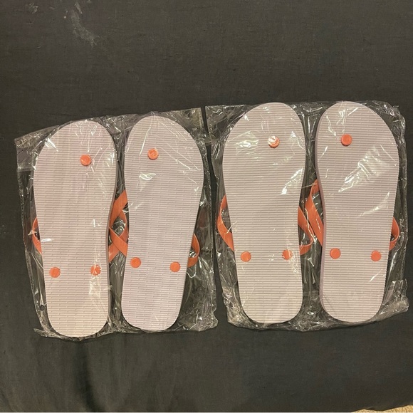 NWOT - Set of 2 - The Boca Raton Resort Flip Flops - One Size Fits Most - Picture 2 of 6